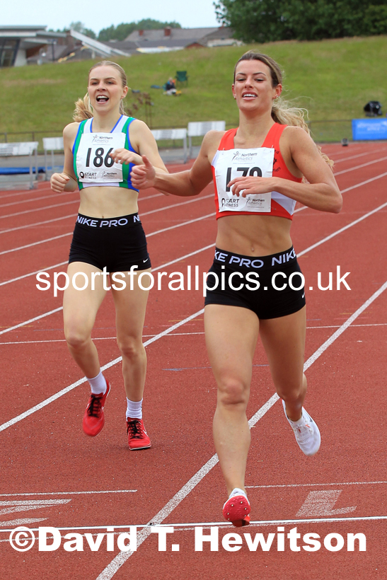 Senior womens 1500 metres, 2022 Northern Senior and Under-20 Champs., Wavertree Athletics Centre, Liverpool. Photo: David T. Hewitson/Sports for All Pics